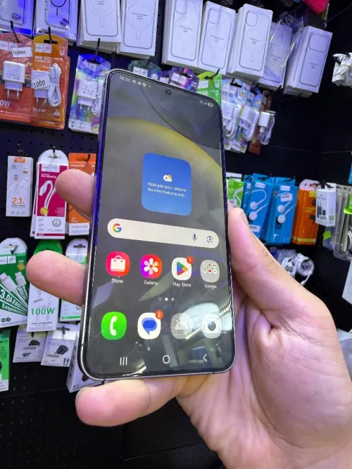 Samsung Galaxy S24. 128/8. 2Sim C.E