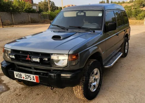 Mitsubishi Pajero Court 1998 Pajero Court