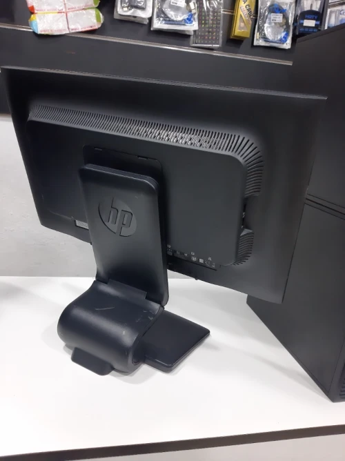 des ecrans HP ROTATIF ORIGINAL 20" venu de france