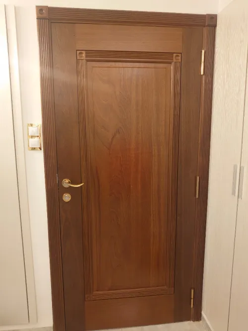 Portes en bois massif sapelli (sapele, sapelier) 
