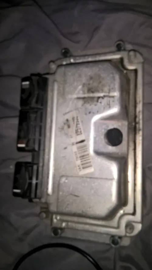 Turbo. Calculateur moteur. Boîtier filtre de carburant 