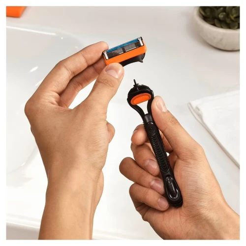 Gillette Pack de 06  Recharges de Rasoir Homme, Fusion 5 Lames, Produit d'Origine