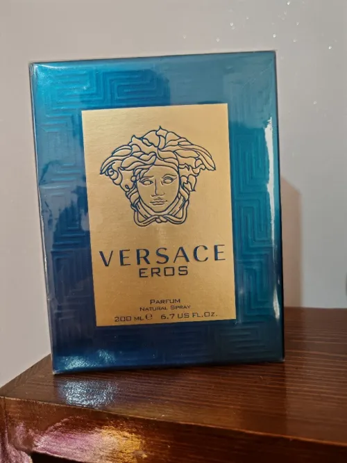 200 ml Versace eros le Parfum. Original