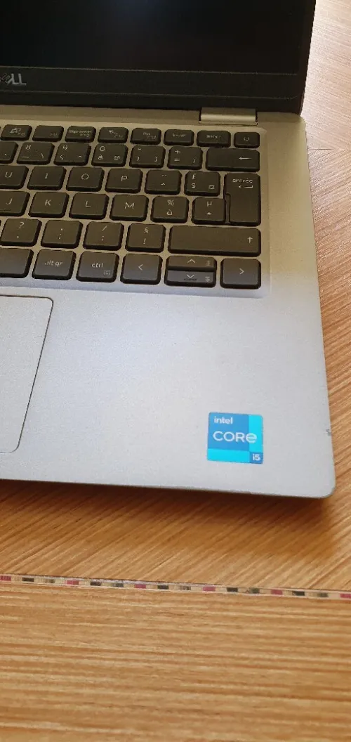 Dell Inc. Latitude 5320 ssd i5 11 generation avec la cart sim (puce)