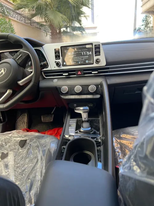 Hyundai Elantra 2025 