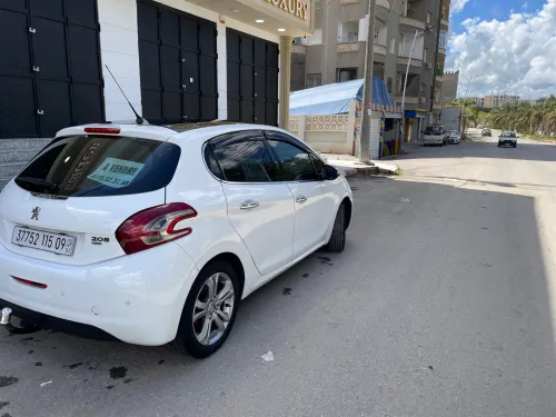 Peugeot 208 2015 Allure Facelift