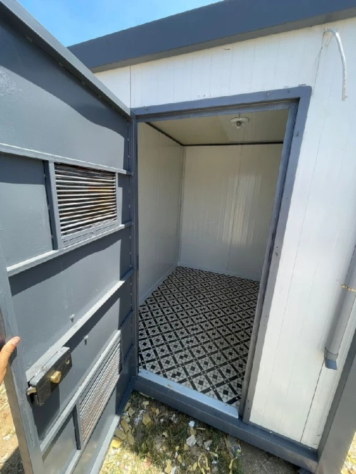 Poste de stockage 2/2 en Panneau sandwich