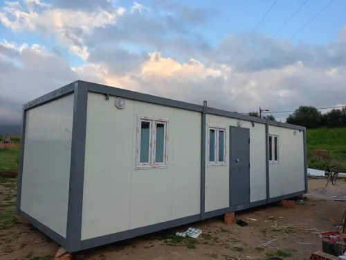 Chalet F2 habitation 02 chambres kitchenette et sanitaires 3x9