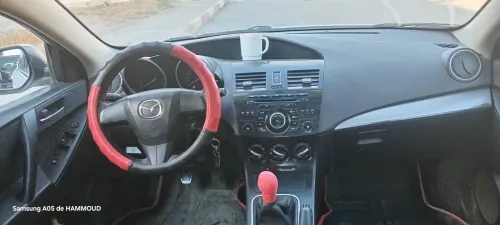 Mazda 3 3 box 2015 