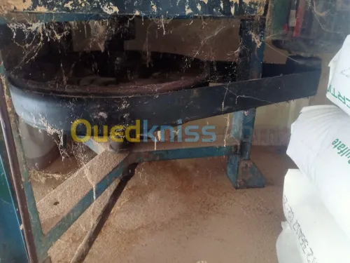 طاحونة (رحة) +ناعورة لتصفية القمح 