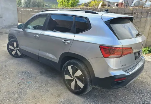 Volkswagen Taos 2024 SEL