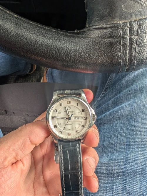 Montre victorinox automatique suisse