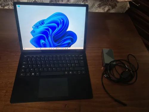 Laptop Ryzen 5 2.20 ghz (Microsoft)