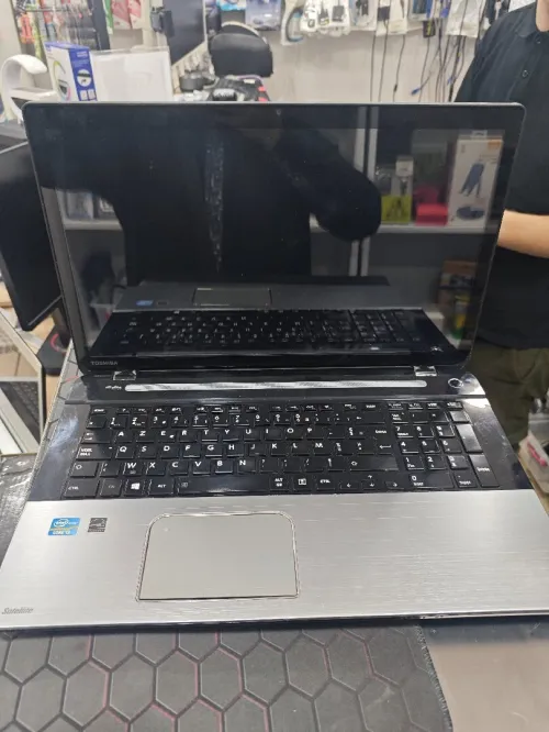Laptop Toshiba Tactile i3 3320M (4/500gb) + 17.3 pouces