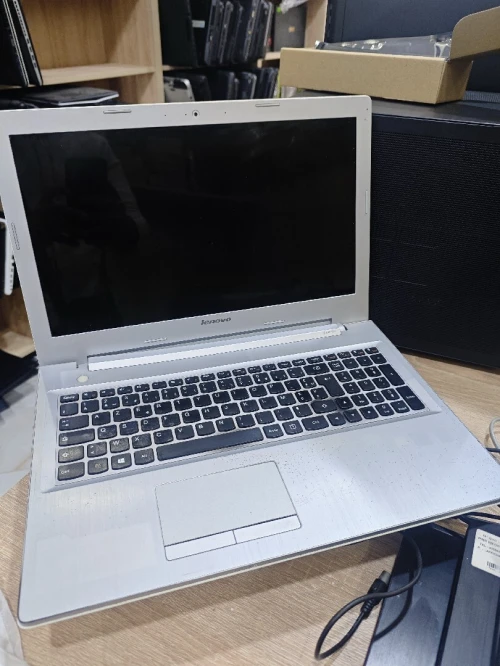 LENOVO IDEAPAD 15.6P I5 4ÉME (8/256GB) DOUPLE GPU