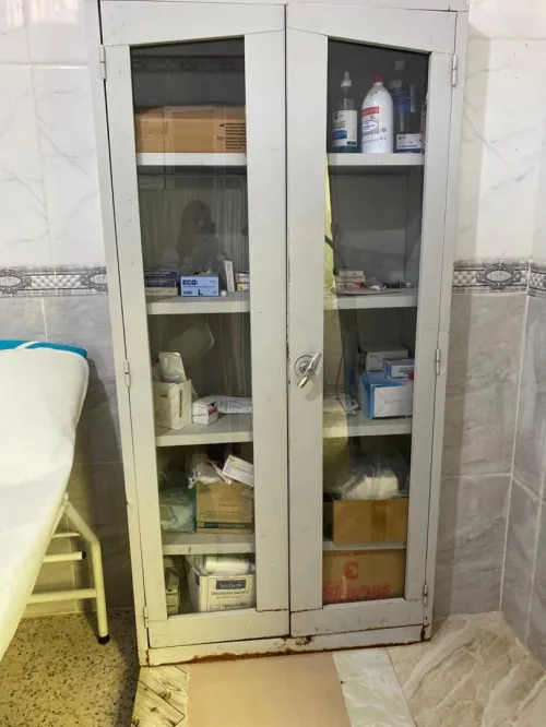 Armoire vitrée 