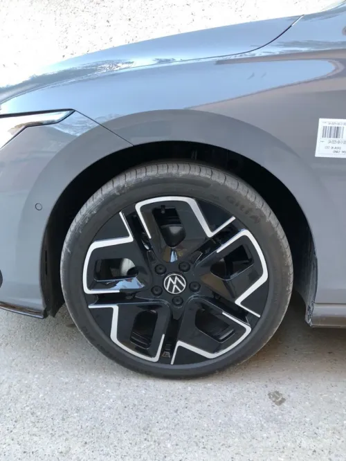 Volkswagen Golf 8 2025 R