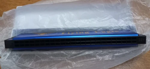 Harmonica 24 trous Flying Eagle Bleu  Modèle M Brother  Neuf en boîte هارمونيكا 24 فتحة Flying Eagle أزرق  موديل ا