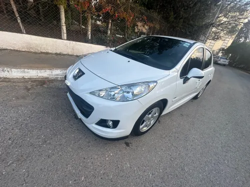 Peugeot 207 2012 Fennec