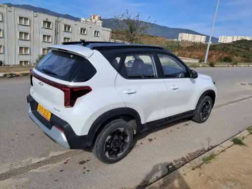 Kia Sonet  2025 Full options