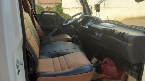 Isuzu npr 2013