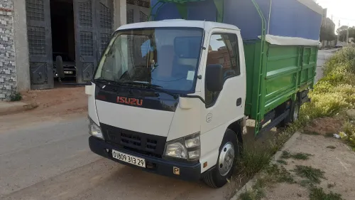 Isuzu npr 2013