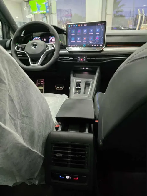 Volkswagen Golf 8 2025 R-Line