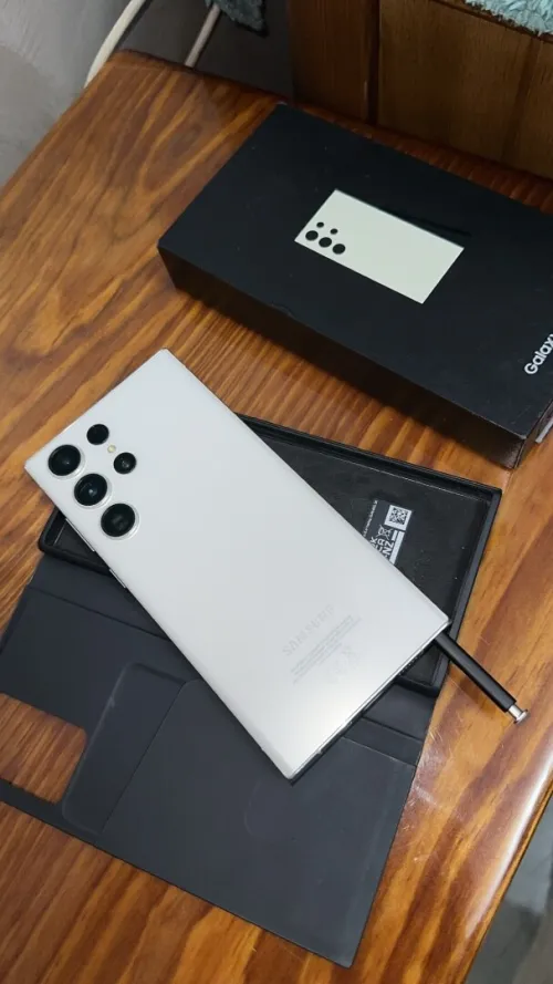 Etat 10/10    256gb 5000mah. 2 SIm  cha 23 ultra