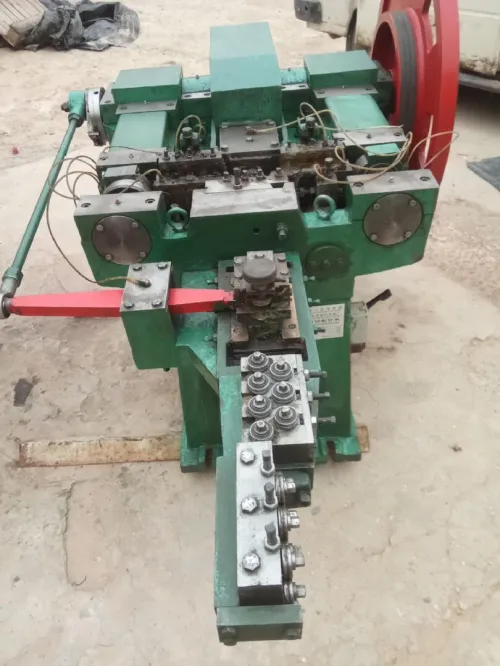 Machine a clous