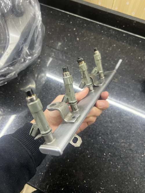 Rampe injecteur swift Suzuki 1.2