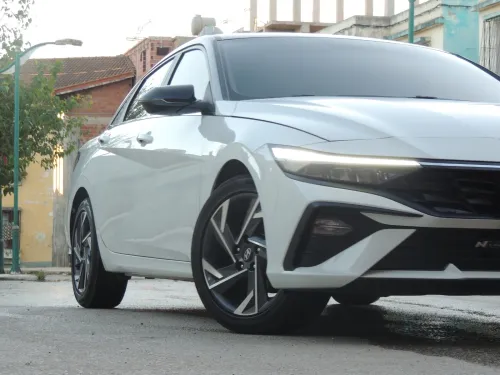 Hyundai Elantra 2025 GLX