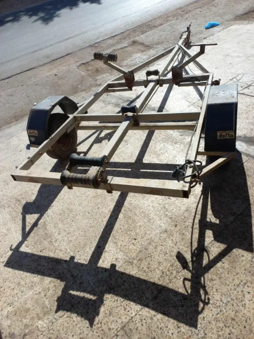 Vends barque 4.20m année 2024+ Moteur 8cv année 2024+ remorque