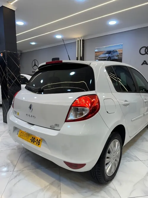 Renault Clio 3 2012 Night and Day