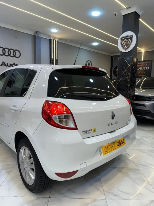 Renault Clio 3 2012 Night and Day