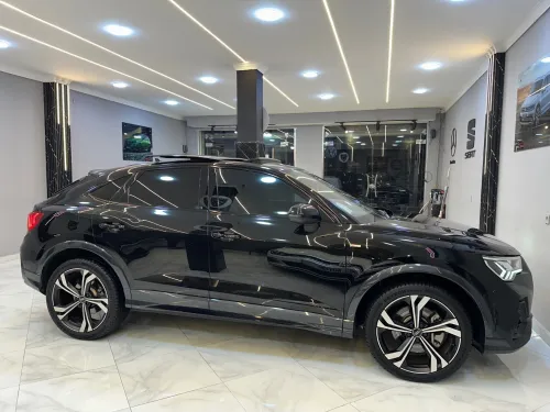 Audi Q3 2021 