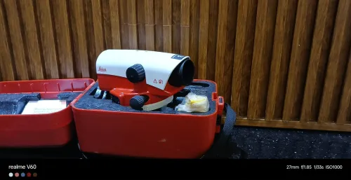 Niveau leica NA 720