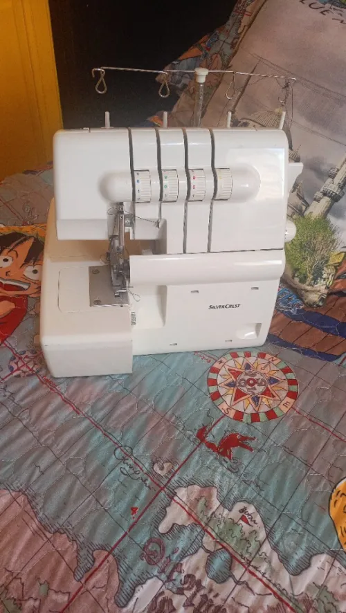 Machine surgeteuss 4 fil portatif 