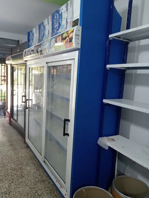 Armoire frigo + étagères