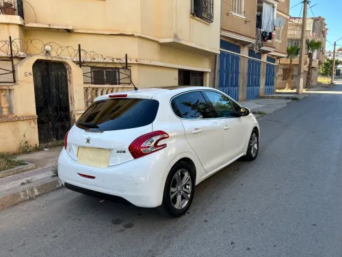 Peugeot 208 2014 Allure