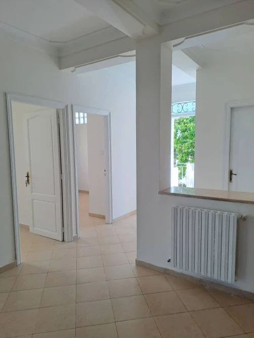 Location Appartement Niveau de villa F4 Alger Hydra