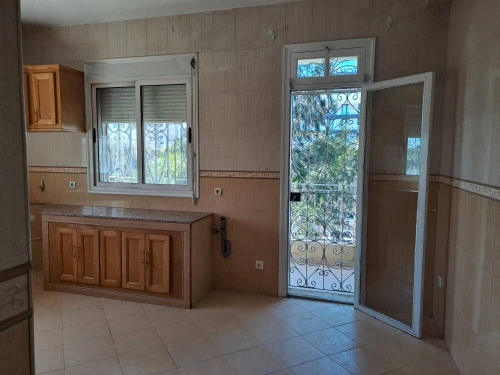 Location Appartement Niveau de villa F4 Alger Hydra