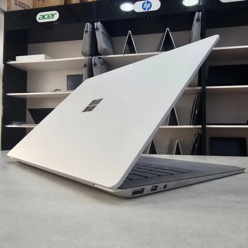 Suface Laptop Tactile 2K i7-7660U 8 Gb 256 Gb 14'