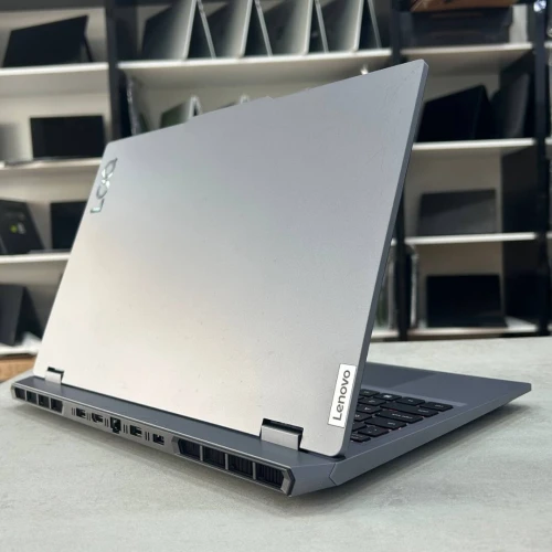 Lenovo LOQ Neuf jamais utilisé 15,6 144Hz Ryzen 7 250W 16 Go DDR5 512 Go SSD NVMe NVIDIA GeForce RTX 5050 Laptop GPU 8 Go GDDR7 + AMD NPU