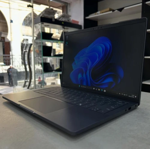 Dell Pro 14 Premium neuf jamais utilisé 14 pouce Full HD Ultra 5 335 16 Go de ram 256 Go SSD NVMe
