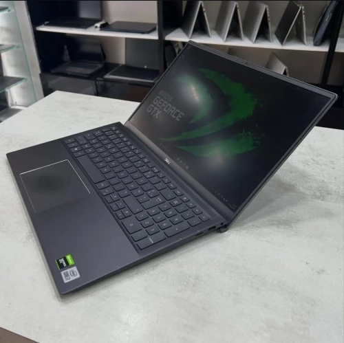 Dell Inspiron 750115,6 i7-10750H 16 Go RAM DDR4 512 Go SSD NVMe NVIDIA GeForce GTX 1650 4 Go GDDR6