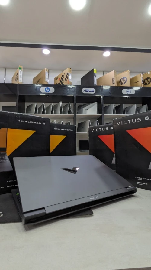 HP victus Ryzen 5 8645HS 8Go 512SSD RTX4050 6Go VRAM    NEUF