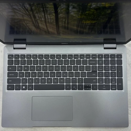 Dell Precision 3591 15,6 workstation neuf Ultra 7 165H 32 Go de RAM 512 Go SSD NVMe NVIDIA RTX 1000 Ada 4 Go GDDR6