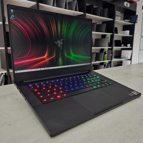 Razer Blade 14 Ryzen 9 5900HX 16 Gb 1To SSD RTX 3080 8Gb VRAM