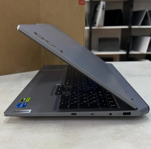 Lenovo LOQ 15 15,6 144Hz RTX 4050 6 Go GDDR6 512 Go SSD NVMe i5-12600HX 16 Go de RAM DDR5 sous emballage