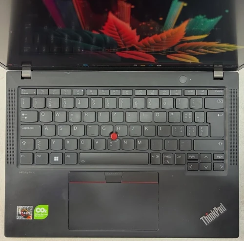 Lenovo ThinkPad X13 13,3 pouce AMD Ryzen 7 PRO 7840U 32 Go de RAM LPDDR5x 512 Go SSD NVMe